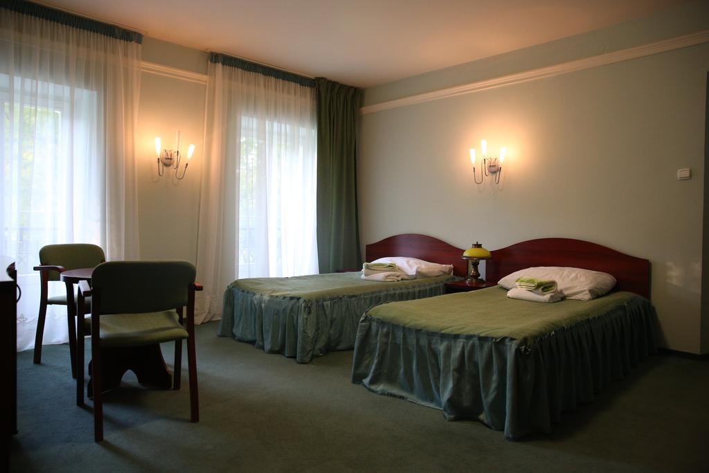 Roskosz Zespol Dworsko Parkowy Bed & Breakfast Biała Podlaska Exterior foto