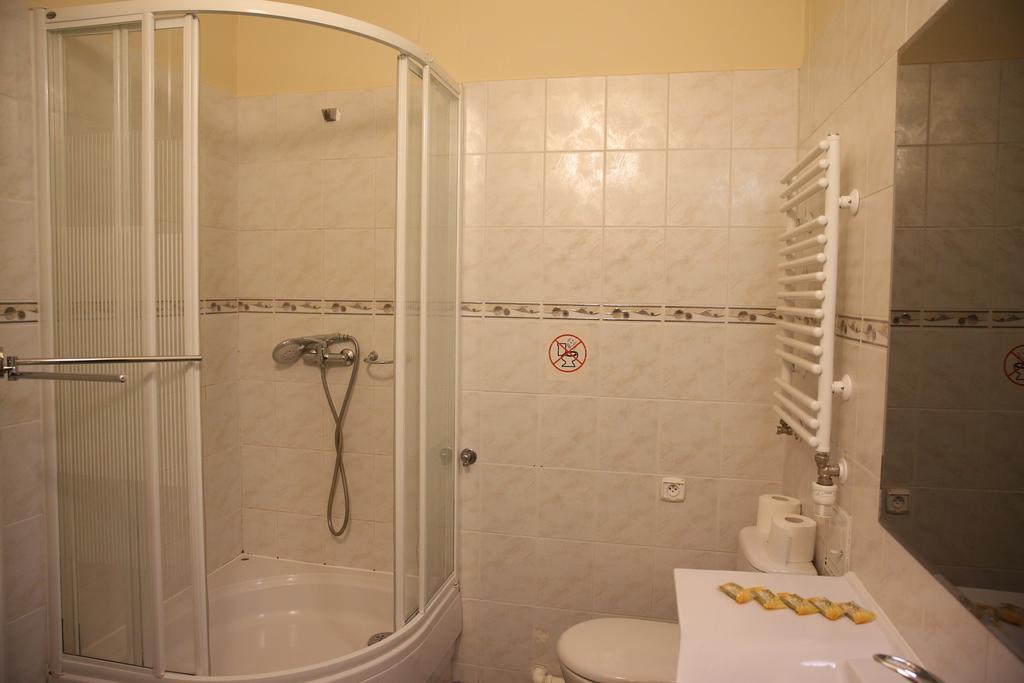 Roskosz Zespol Dworsko Parkowy Bed & Breakfast Biała Podlaska Exterior foto