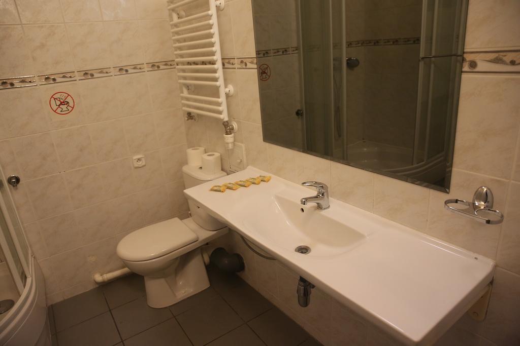 Roskosz Zespol Dworsko Parkowy Bed & Breakfast Biała Podlaska Exterior foto