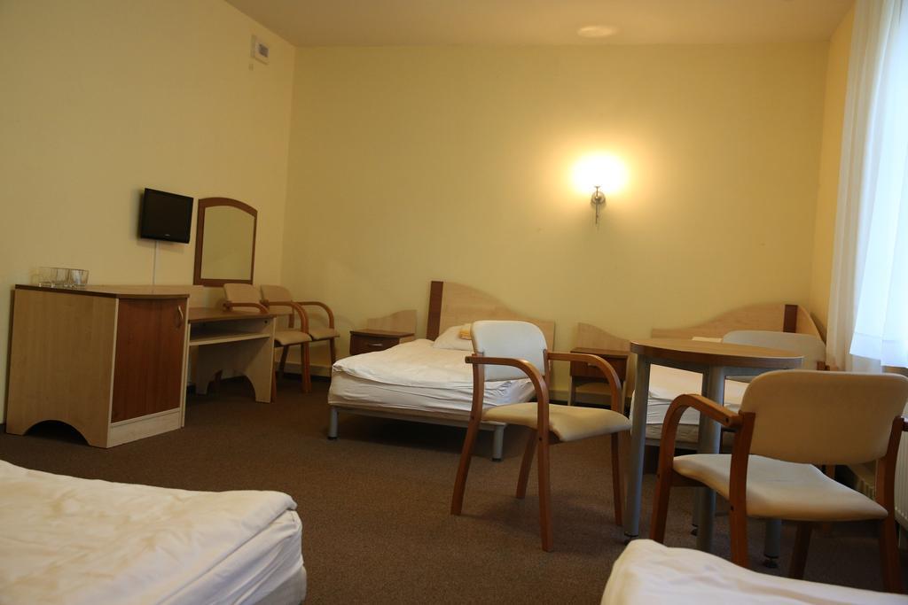 Roskosz Zespol Dworsko Parkowy Bed & Breakfast Biała Podlaska Exterior foto