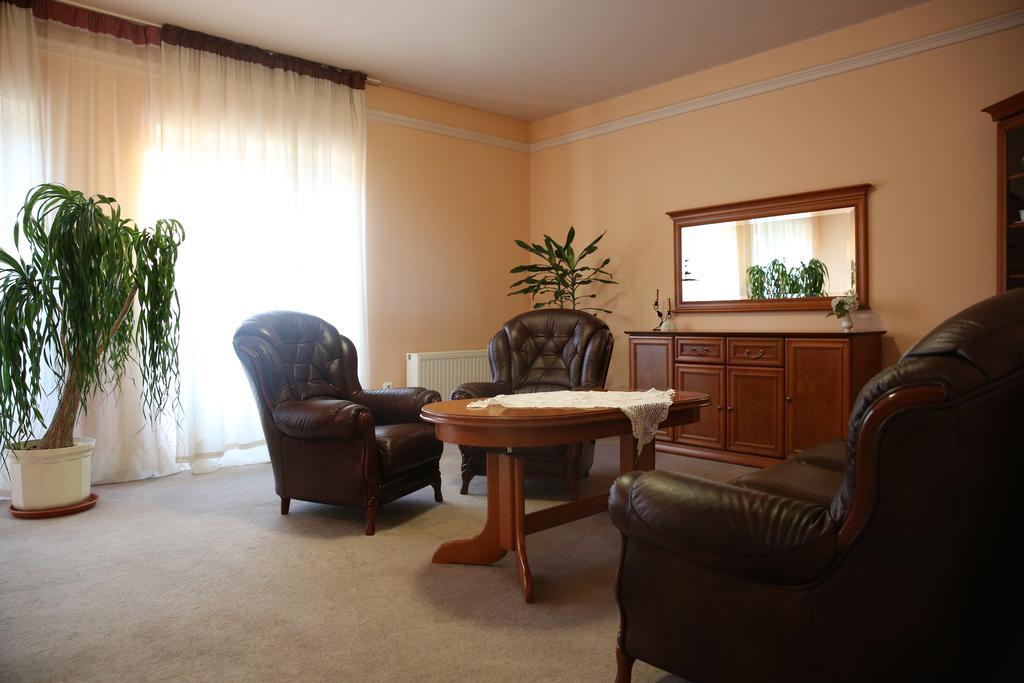 Roskosz Zespol Dworsko Parkowy Bed & Breakfast Biała Podlaska Exterior foto