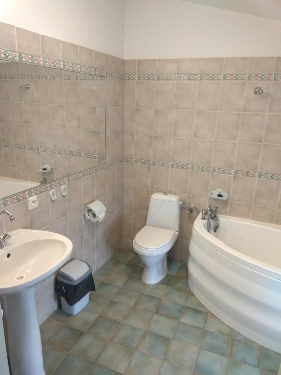 Roskosz Zespol Dworsko Parkowy Bed & Breakfast Biała Podlaska Exterior foto