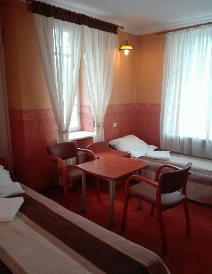 Roskosz Zespol Dworsko Parkowy Bed & Breakfast Biała Podlaska Exterior foto